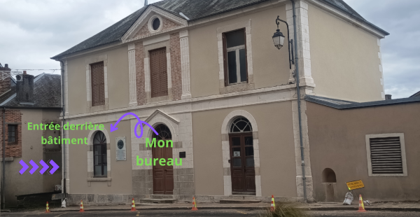 Entrée derrière bâtiment (1)